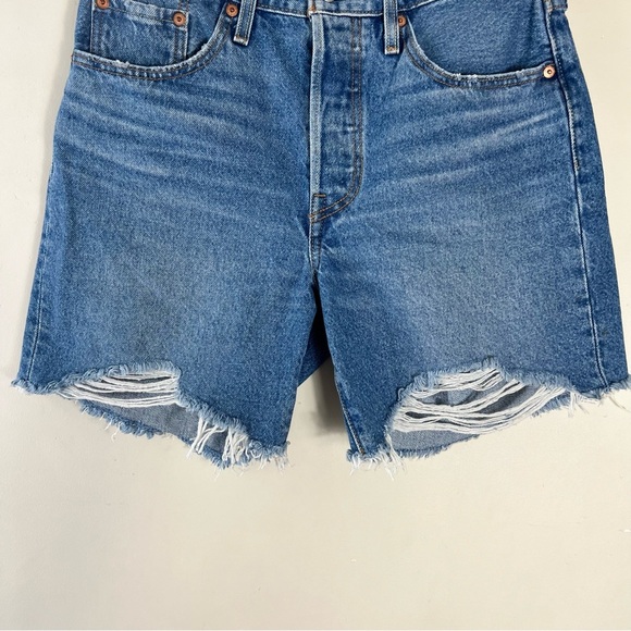 LEVI'S 501 Women’s MID THIGH Jean SHORT Distressed 6” Inseam High Rise Size 27 - Picture 8 of 10